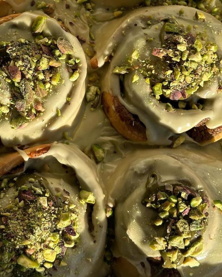 Pistachio Cream Rolls